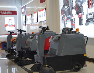 揚(yáng)子掃地機(jī)在冬季使用注意事項(xiàng)